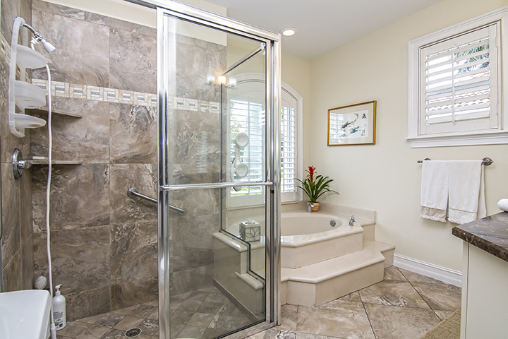 small master bath 1