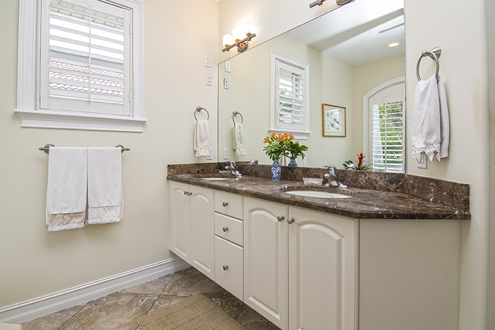 small master bath 2